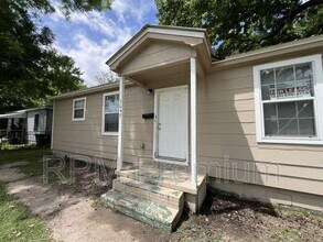 Building Photo - 3647 Mission Dr