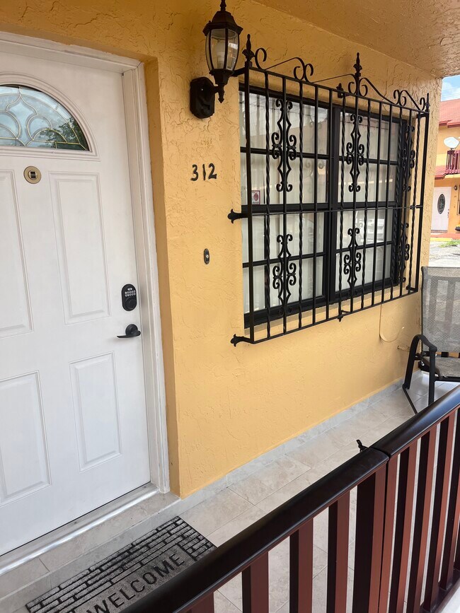 Photo - 2221 W 52nd St Townhome