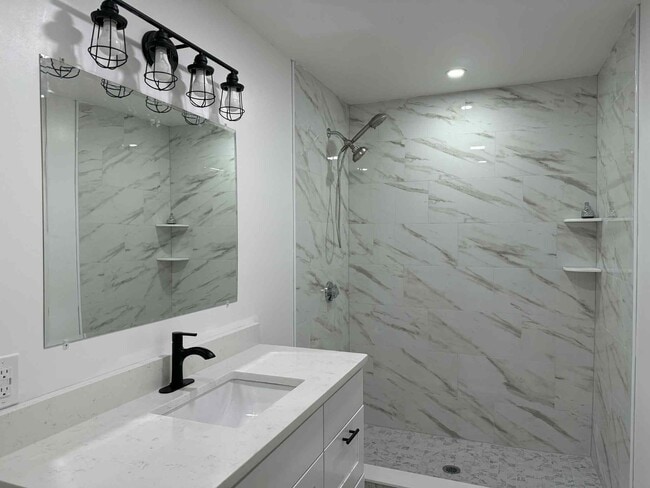 Photo - 18 Indiana Terrace Townhome