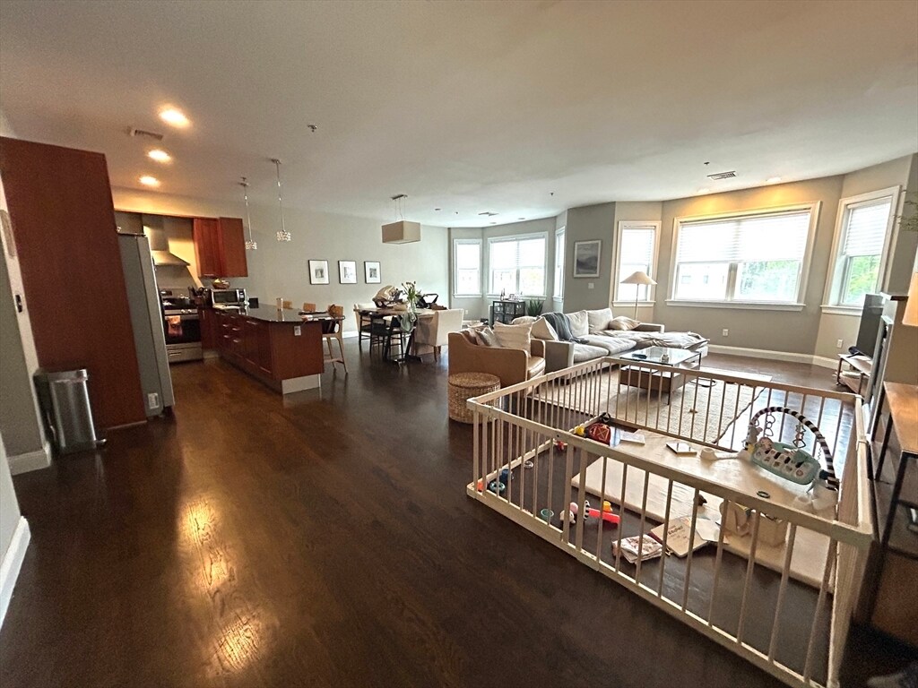 Foto principal - 7583-83 Boylston St