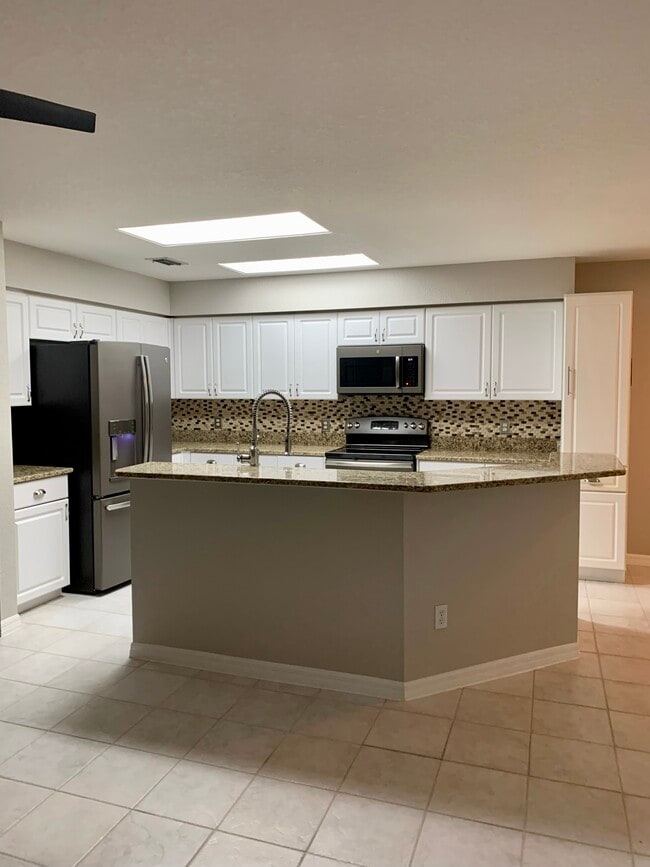 Building Photo - 1729 Heron Cove Dr
