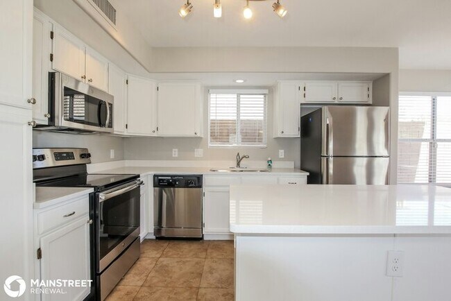 Building Photo - 15907 N 89th Ave