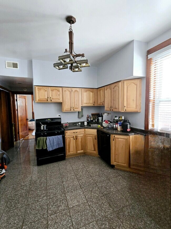 Foto del edificio - 919 N Leavitt St