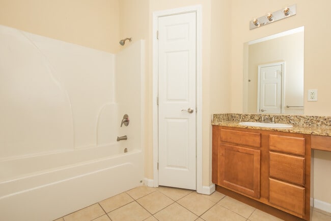 Building Photo - Coastal Breeze Villas