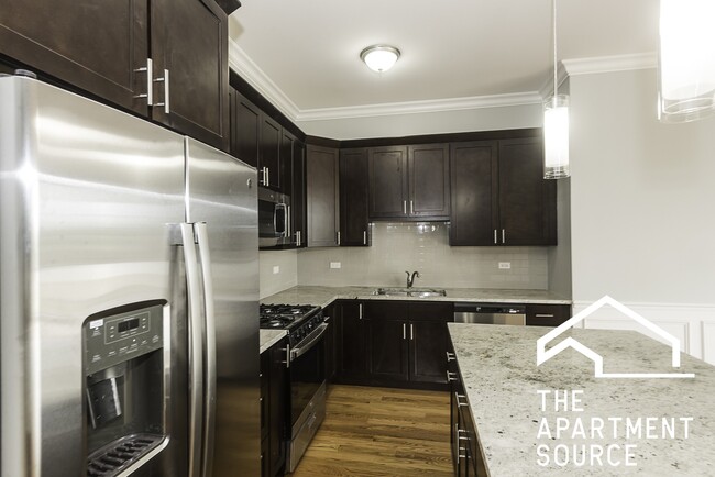 Building Photo - 520 N Western Ave