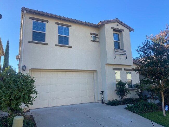 Building Photo - El Dorado Hills Gated Blackstone Community...