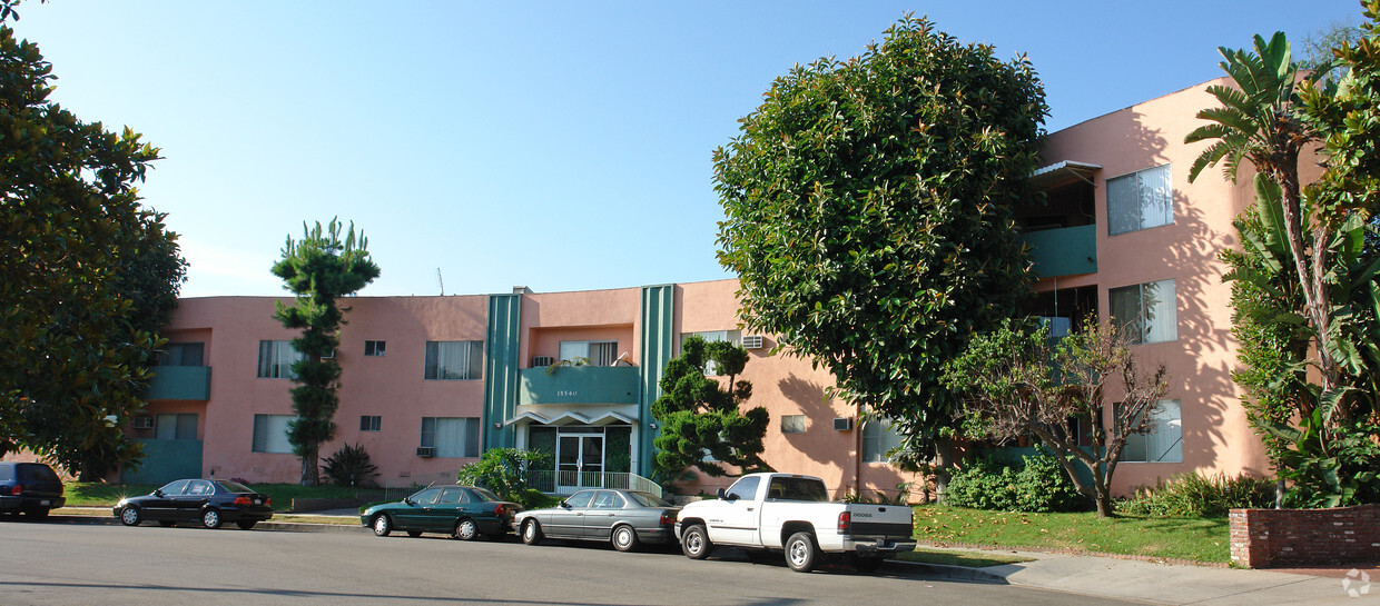 Building Photo - Encino Capri