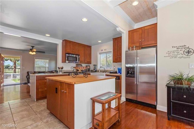 Foto del edificio - 448 E 18th St