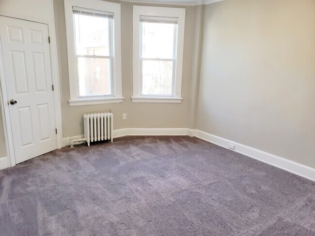 Building Photo - renovated 2-bedroom 2nd & 3rd floor apartment