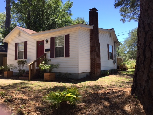 Primary Photo - 1137 Leesville St