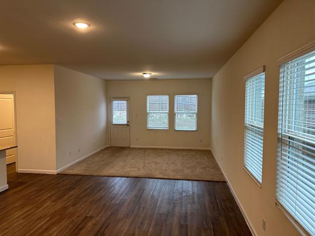 Foto del edificio - 825 Cedar Elm Dr