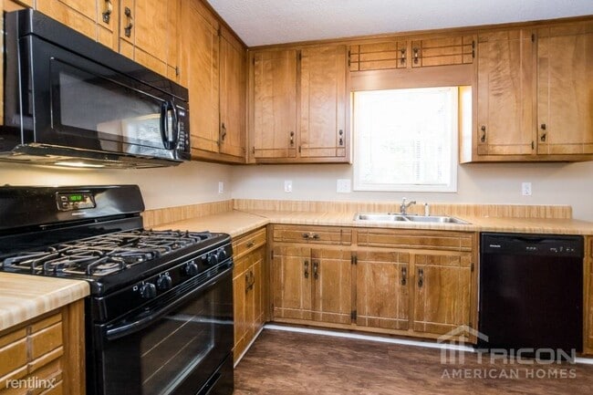 Foto del edificio - 1025 Brenton Dr NW
