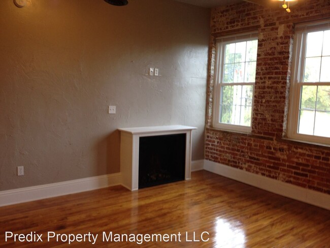 Building Photo - 1360 N George St