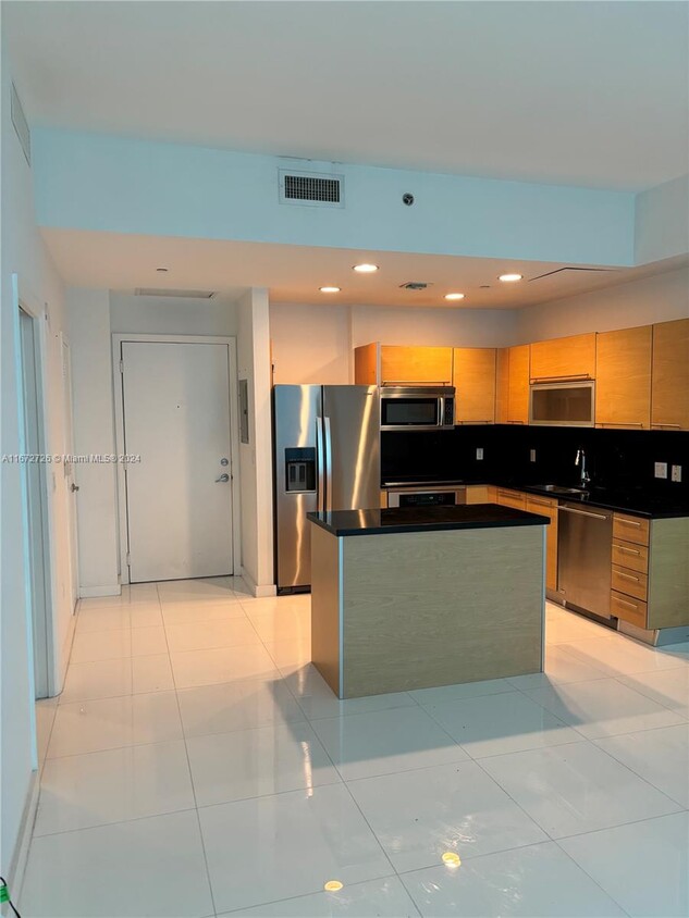 Foto principal - 950 Brickell Bay Dr