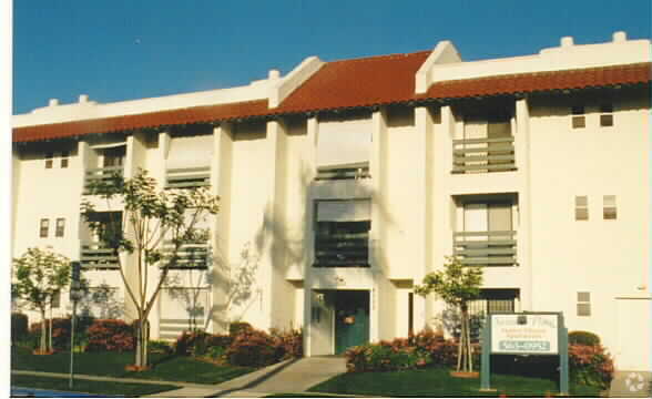 Building Photo - Santa Fe Place Apartments