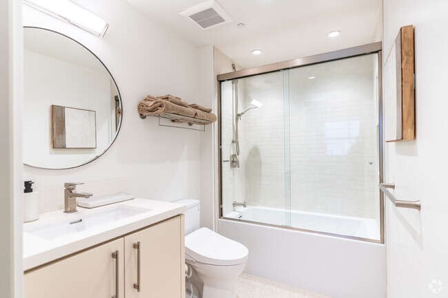 2BR, 2BA - 1,160 SF - Villa Bel Air