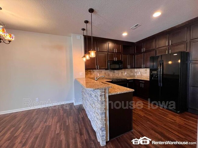 Foto del edificio - 214 Watson Powell Jr Way