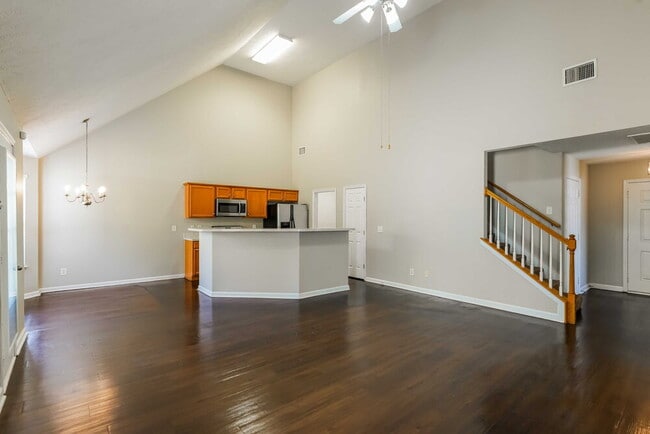 Foto del edificio - 110 Lyndhurst Dr