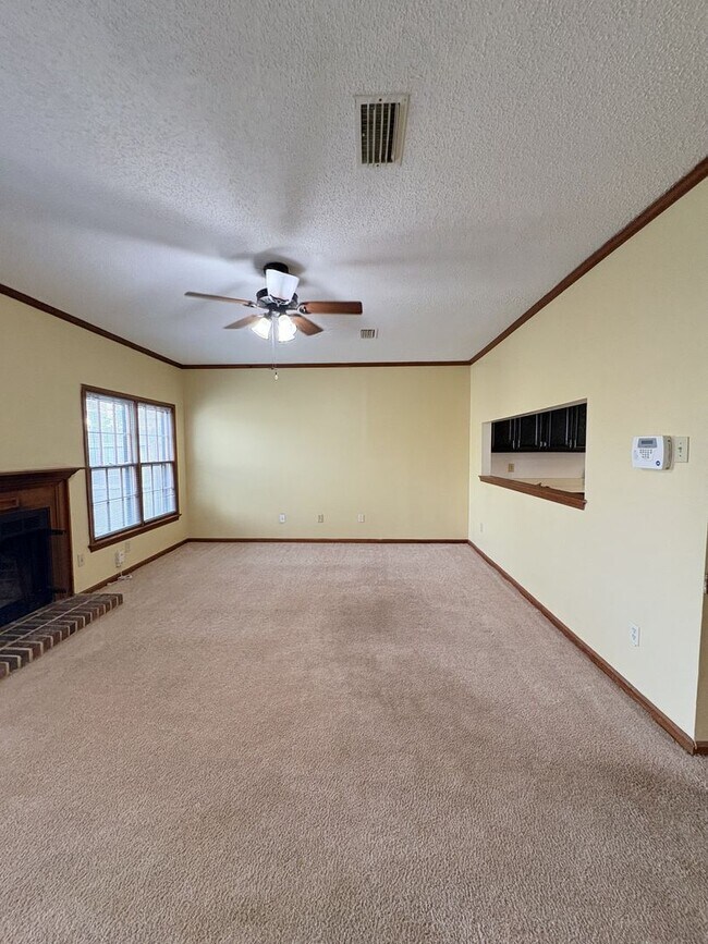 Foto del edificio - End unit 3 Bedrooms