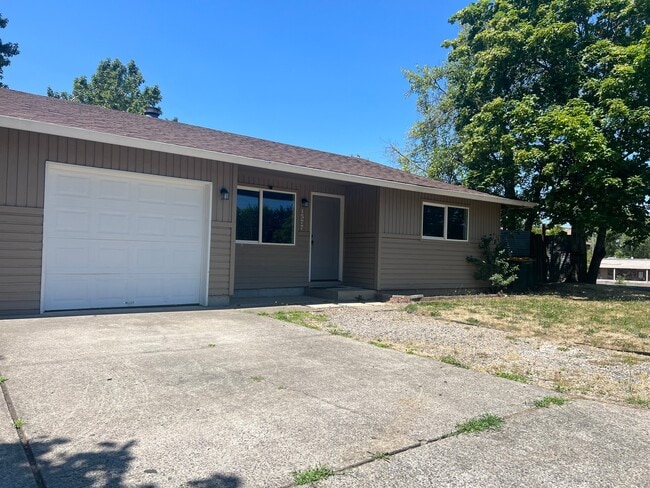 Building Photo - 1577 NE 237th Ave