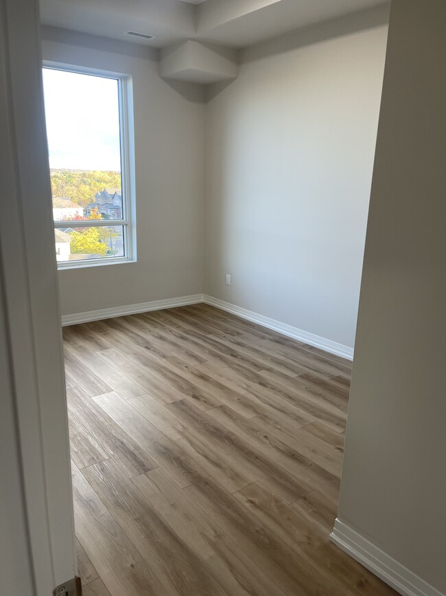 Building Photo - Spacious, Newly built Two Bedroom + Den, Two Bathroom Unit for Rent in St Catharines Ontario