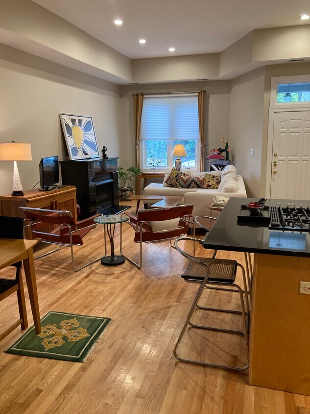 Foto principal - 3222 N Ravenswood Ave