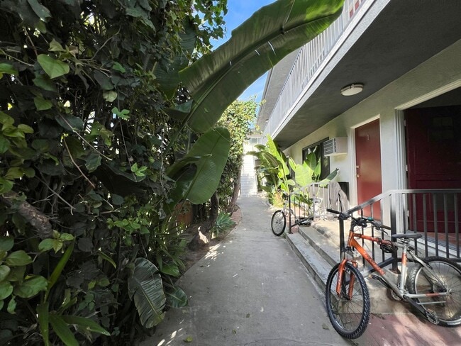 Building Photo - 12737 Matteson Ave