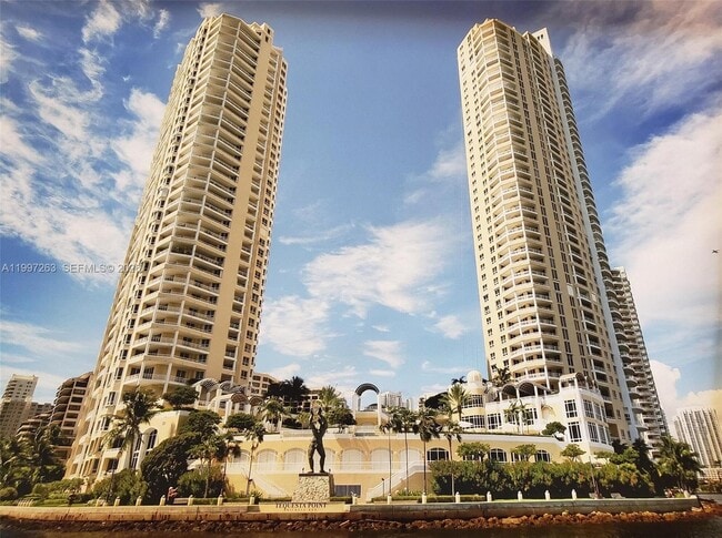 Foto del edificio - 808 Brickell Key Dr