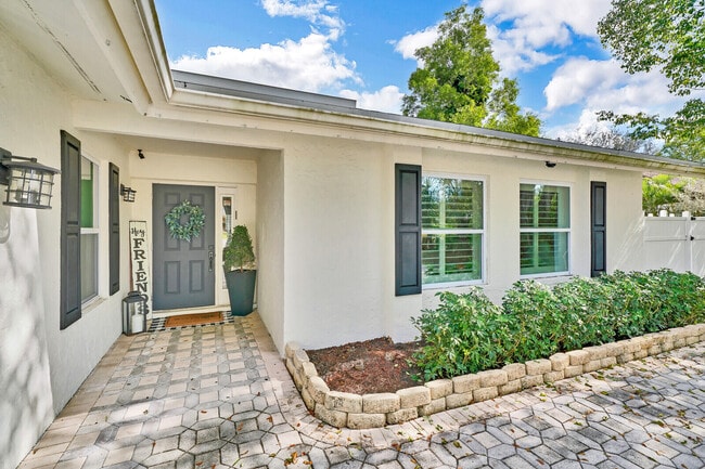 Building Photo - 3048 NW 25th Way