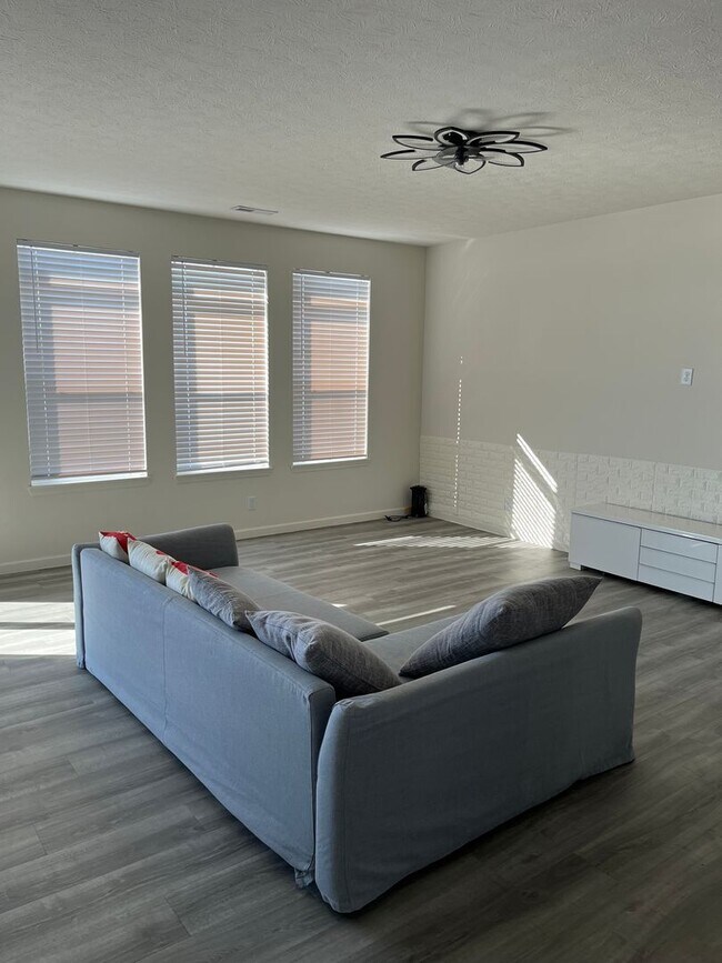 Building Photo - NEWLY CONSTRUCTED…..3 Bedroom 2 bath