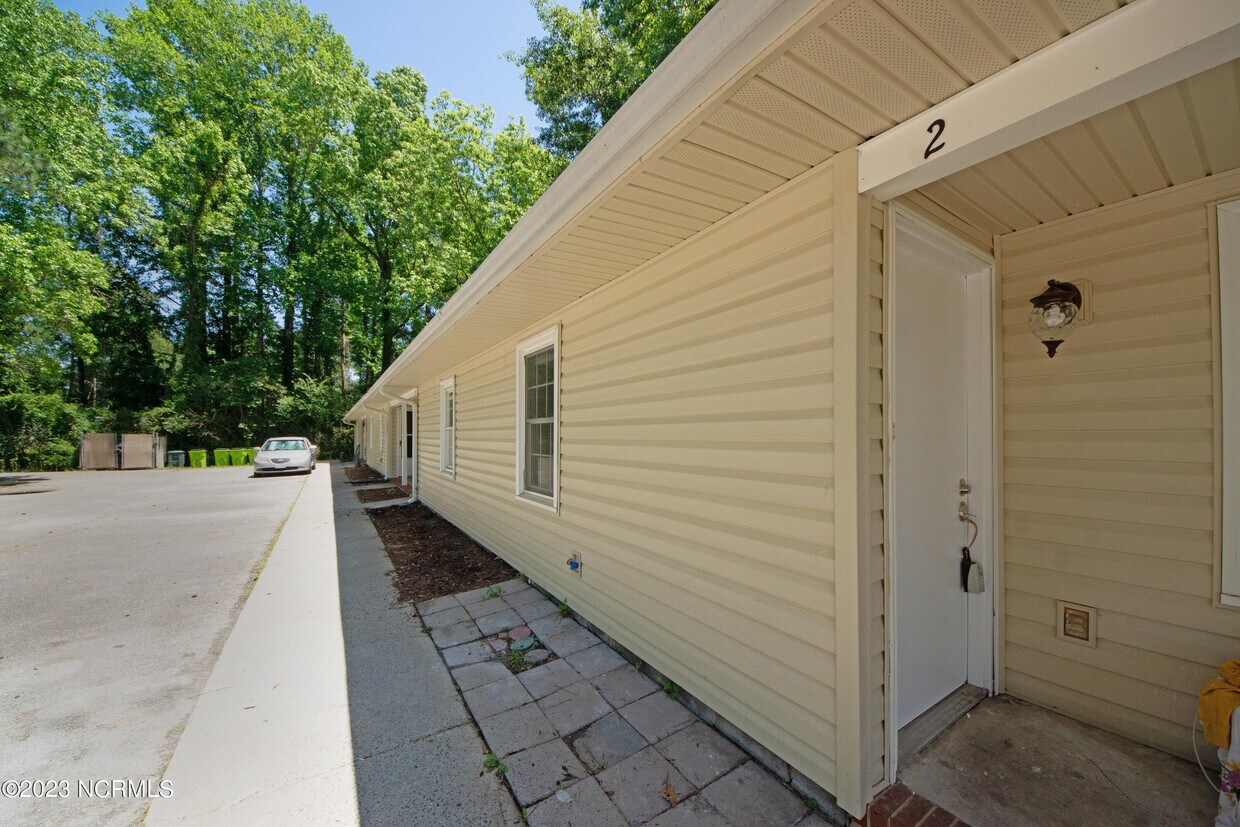 2 Joann Dr Unit 2, Havelock, NC 28532 Room for Rent in Havelock, NC