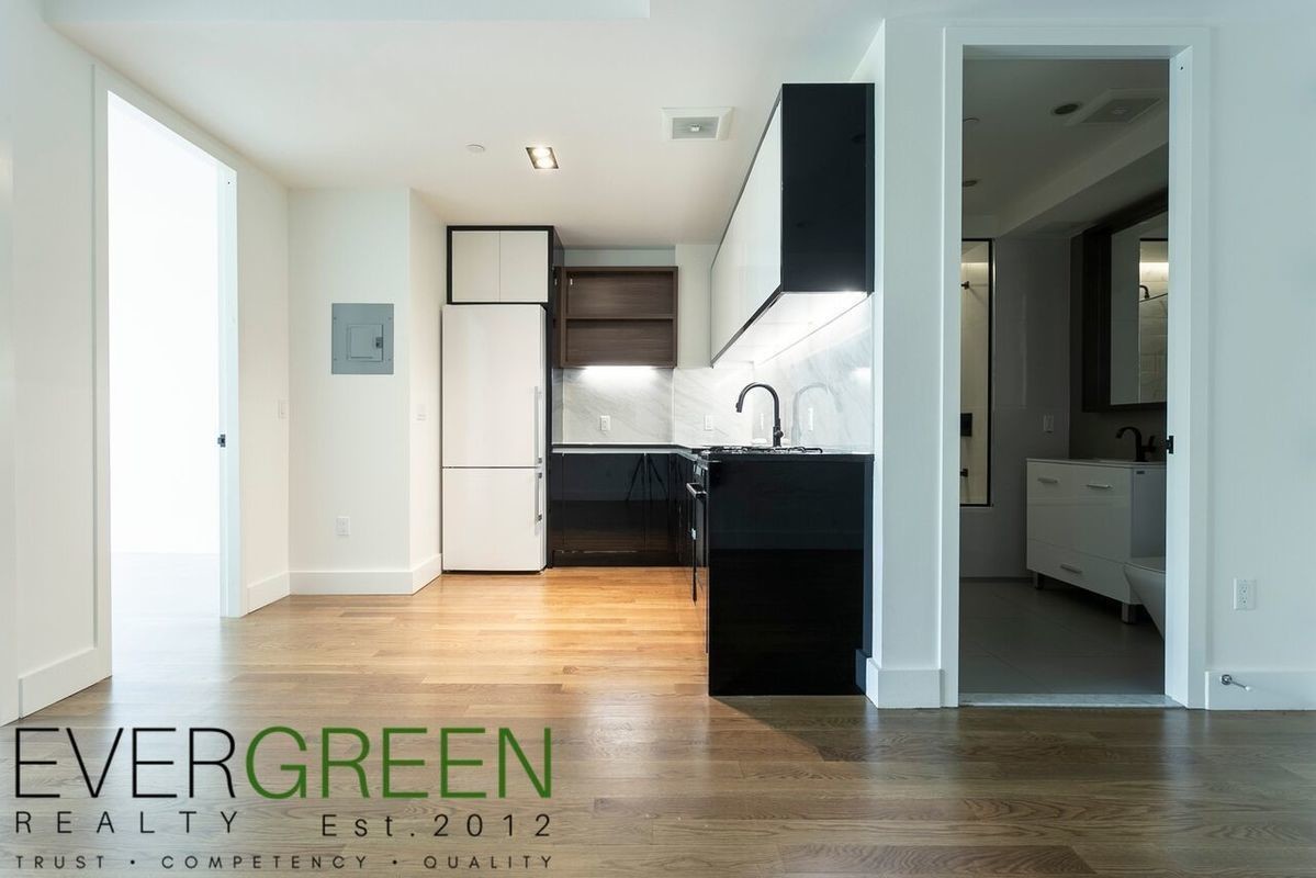 Foto principal - 581 Ocean Pkwy