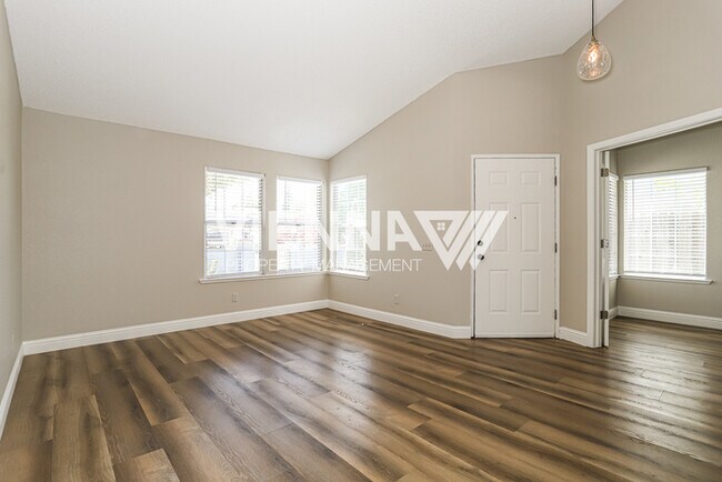 Foto del edificio - 5756 Terrace Dr