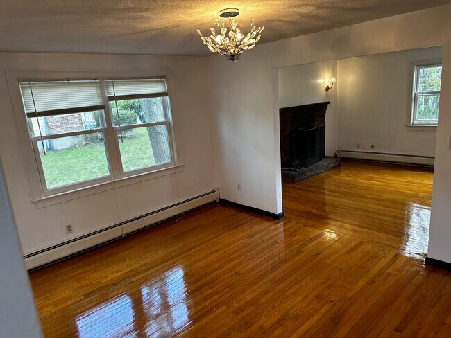 Building Photo - 1193 Boylston St