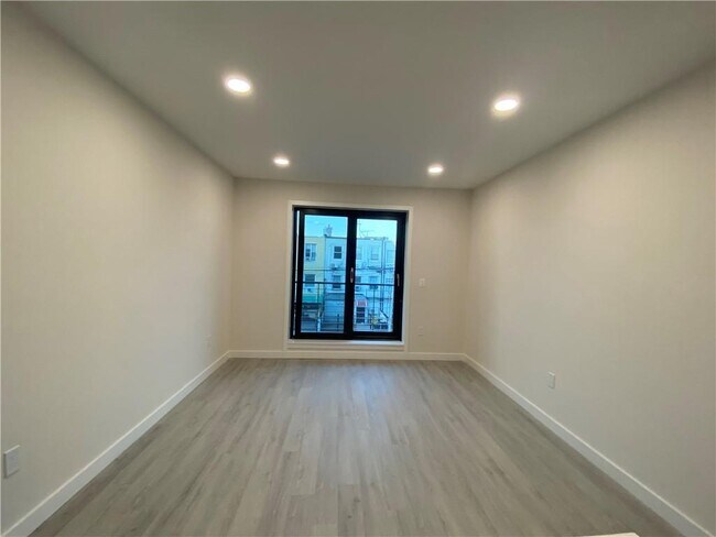Foto del edificio - 1238 63rd St