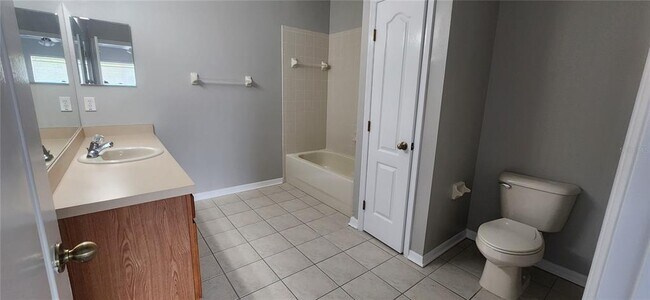 Foto del edificio - 1048 Sleepy Oak Dr