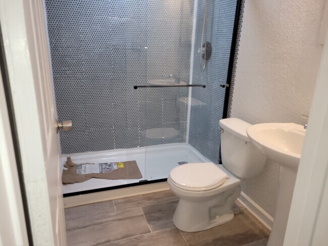 Building Photo - 1217 Fargo St