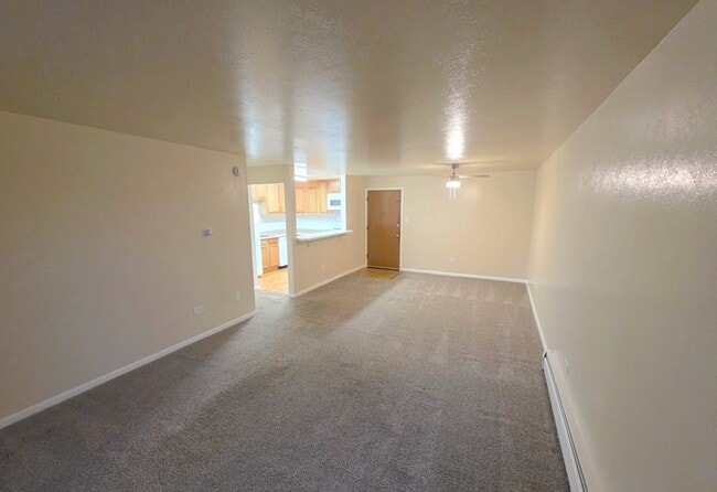 Foto del edificio - 1375 Everett Ct