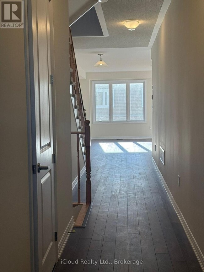 Building Photo - 137 Gear Ave