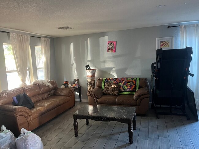 Foto del edificio - 13685 E Shadow Pines Ln