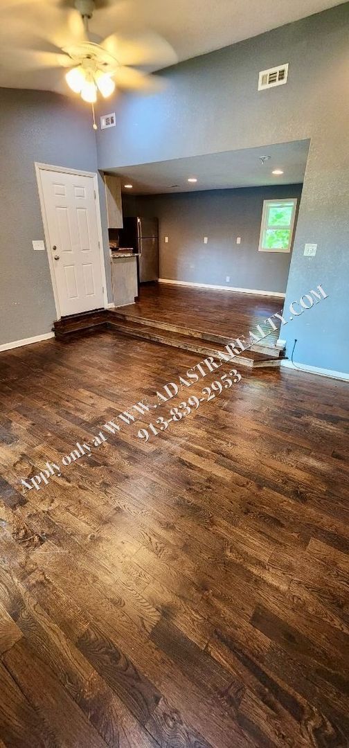 Building Photo - Nice Updated 2 Bed, 1 Bath in KCK-Coming S...