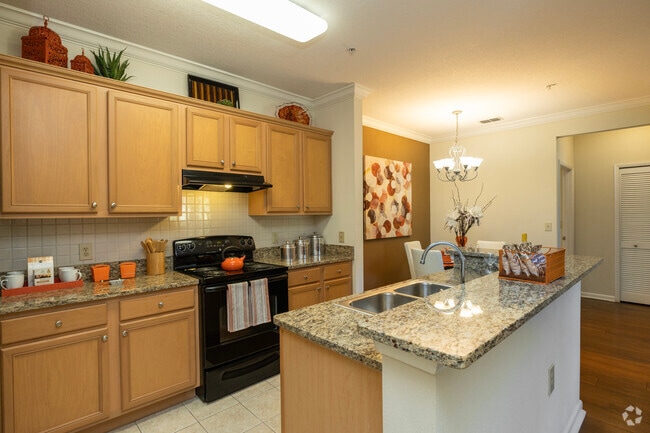 Chelan 2BR, 2BA - 1,132SF - Kitchen - The Lakes at Brandon West