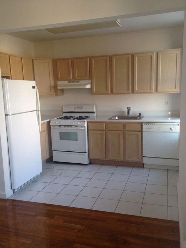 Primary Photo - 514 Bay Ridge Pkwy