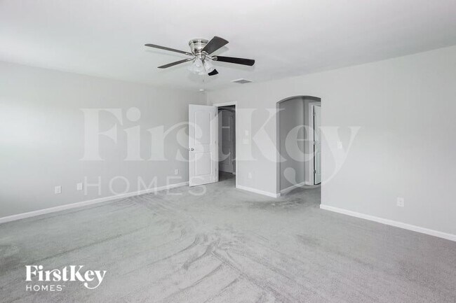 Foto del edificio - 303 Whispering Hills Dr