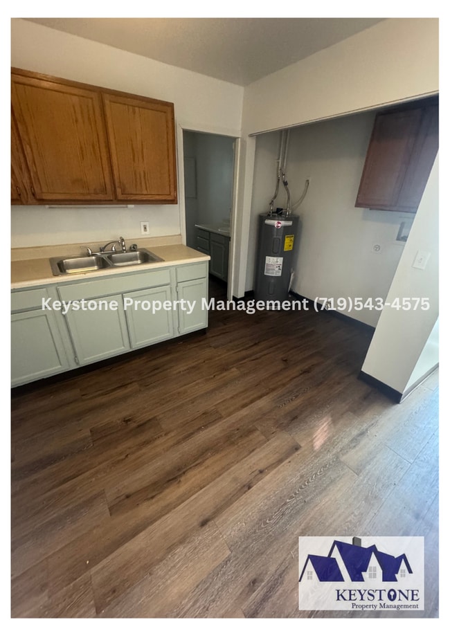 Building Photo - $550 Off Move In Special! Fresh Paint/New ...