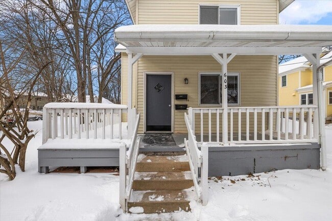 Foto del edificio - 603 Gott St