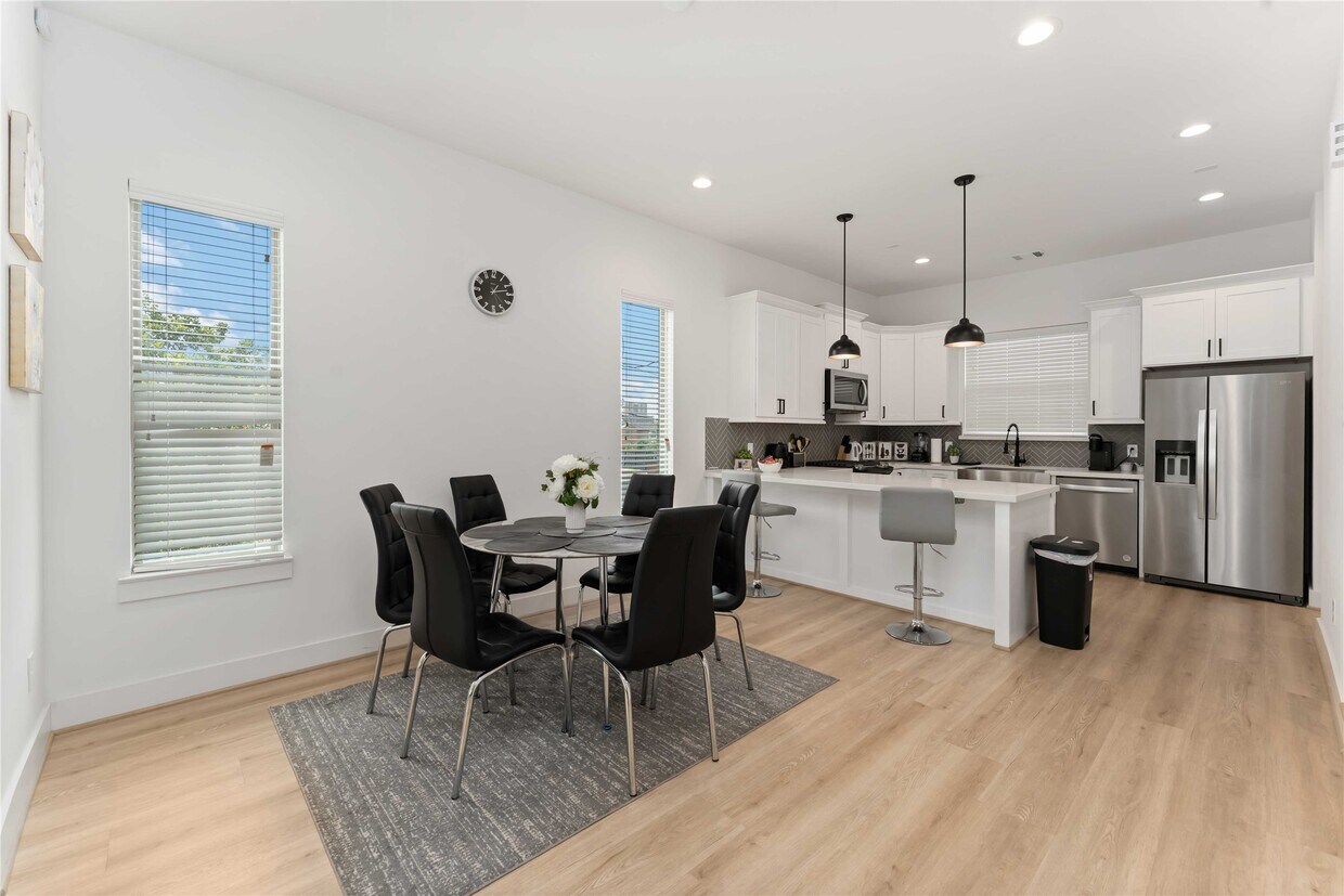 Foto principal - 2341 Eagle St