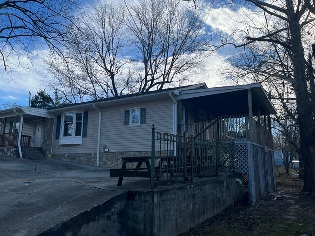 Foto del edificio - 3617 Sharon Ave