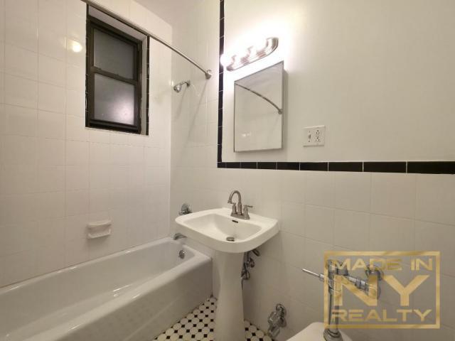 Foto del edificio - 1 bedroom in ASTORIA NY 11102