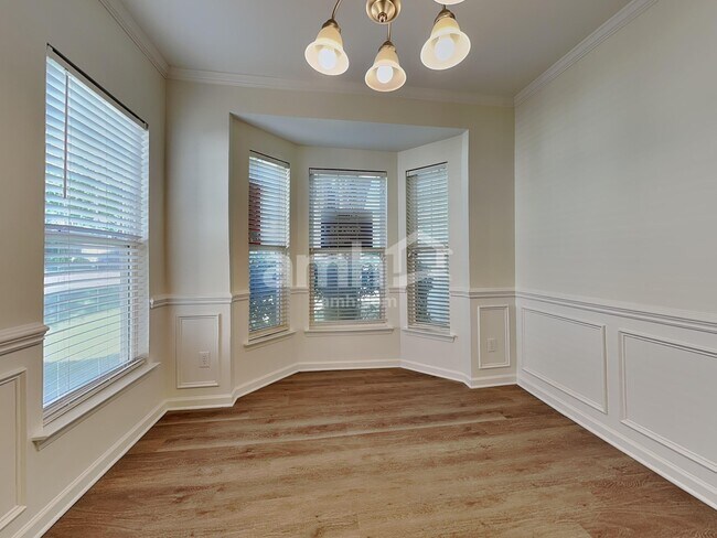 Foto del edificio - 10607 Secret Garden Ln